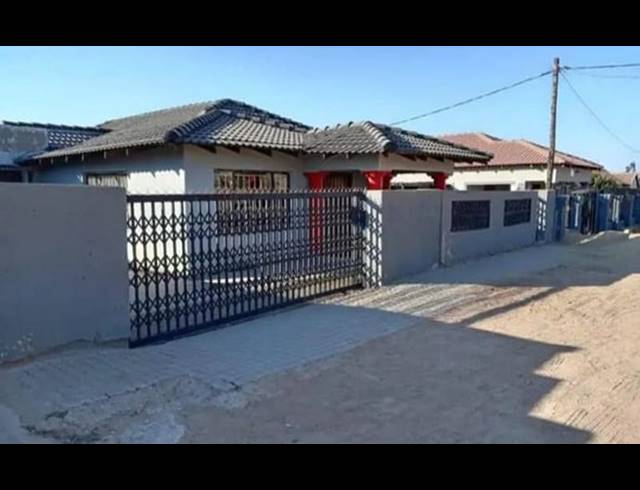 3 BEDROOM HOUSE FOR SALE IN MANKWENG